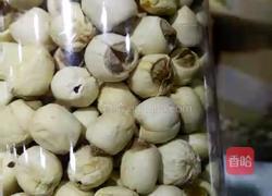 玫瑰花系列皂角米桃胶莲子银耳汤的做法图解1