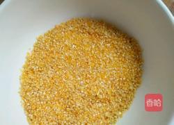 玉米粥的做法图解1