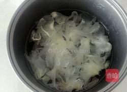 酸奶银耳羹的做法图解3