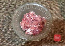 丝瓜肉片汤的做法图解2