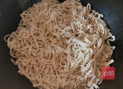 铁锅蒜薹焖面的做法图解12