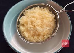 银耳红枣木瓜羹的做法图解1