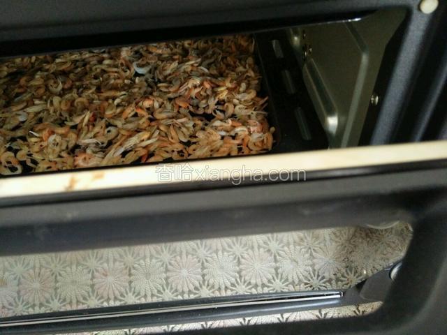 然后放入烤箱210度烤15分钟即可。