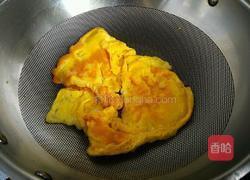 蚕豆瓣炒鸡蛋的做法图解3