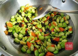 蚕豆瓣炒鸡蛋的做法图解5