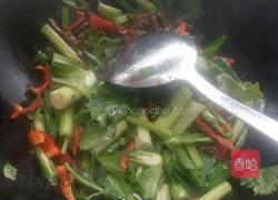 辣椒炒腊鸭心的做法图解5
