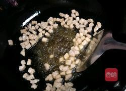 玉米炒肉丁的做法图解4
