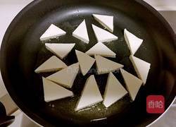 外酥里嫩的煎豆腐的做法图解4