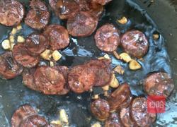 香肠炒上海青的做法图解3