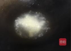 茭白炒腊肠的做法图解3