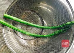 芦笋鸡蛋卷的做法图解3