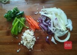 洋葱拌木耳的做法图解5