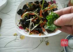 洋葱拌木耳的做法图解11