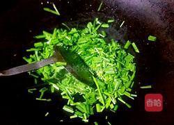 嫩韭菜芽炒鲜鸡蛋的做法图解5