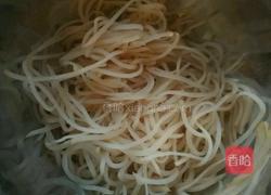 疙瘩丝炒肉丝的做法图解2