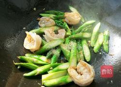 鸡蛋鲜虾炒芦笋的做法图解10