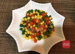 火腿肠蔬菜丁的做法图解2