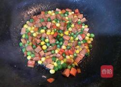 火腿肠蔬菜丁的做法图解5
