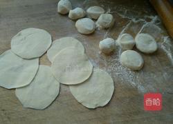 西葫芦黑木耳鸡蛋锅贴的做法图解9