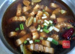 红烧肉炖鹌鹑蛋的做法图解5