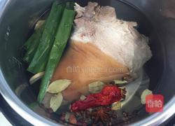 酱肘子的做法图解4