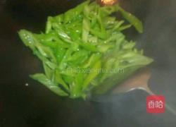 尖椒猪肉的做法图解2