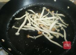 菌菇豆腐鲫鱼汤的做法图解7