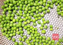 腰果炒玉米粒的做法图解1