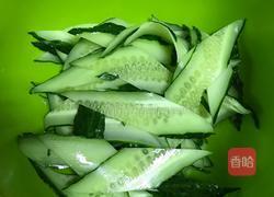 西红柿黄瓜肉片汤的做法图解2