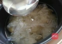 丑耳莲子百合羹的做法图解8