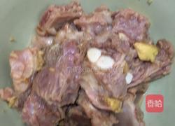椒盐排骨的做法图解1