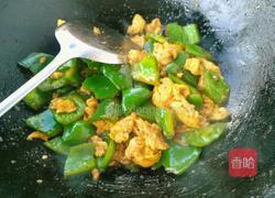 青椒炒鸡蛋的做法图解10