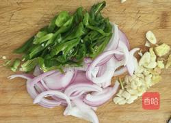 洋葱炒牛肉丝的做法图解2