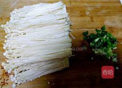 白灼金针菇的做法图解1