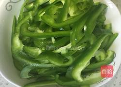 青椒肉丝的做法图解1