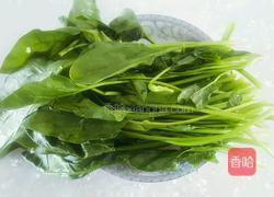 炝拌菠菜汁面的做法图解3