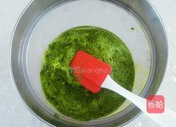 炝拌菠菜汁面的做法图解6