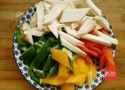 彩椒炒肉片的做法图解2