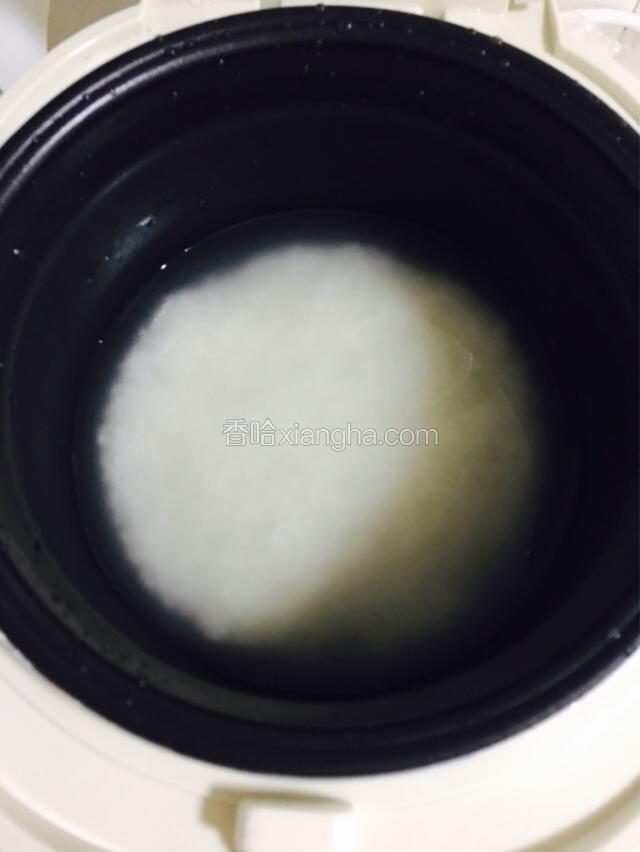 放入电饭煲