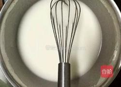 草莓蛋糕卷的做法图解2