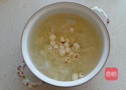 冰糖银耳莲子羹的做法图解5