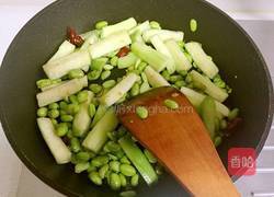 丝瓜炒毛豆的做法图解5