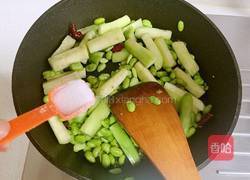 丝瓜炒毛豆的做法图解6