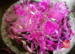 凉拌紫甘蓝的做法图解2