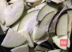 茄子炒肉的做法图解1