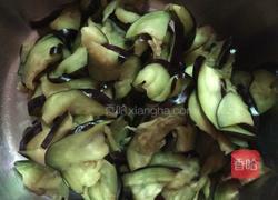 茄子炒肉的做法图解2