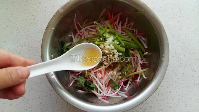 加入半勺香油。