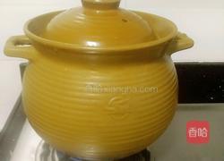 黑豆花生莲藕猪骨汤的做法图解5