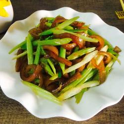 芹菜炒猪皮的做法[图]