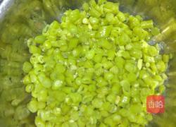 腊肉炒酸豆角的做法图解2
